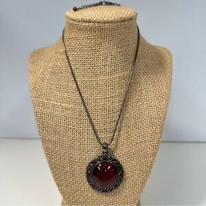 COSTUME Vintage Deep Red Pendant Necklace
